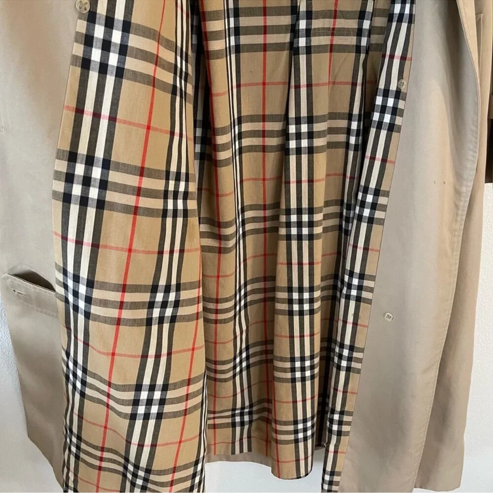 Burberry Vintage Women's Tan Cotton Long Trench Coat w/ Belt (10 L) - Picture 11 of 15